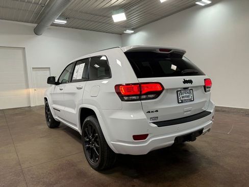 Used 2022 Jeep Grand Cherokee Altitude image 35