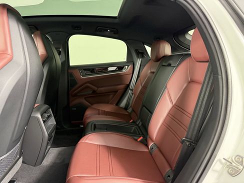 Certified 2026 Porsche Cayenne S AWD/4WD image 25