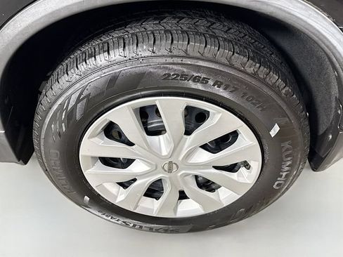 Used 2018 Nissan Rogue S AWD/4WD image 34