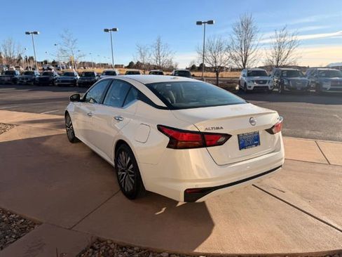 Used 2023 Nissan Altima 2.5 SV FWD image 5