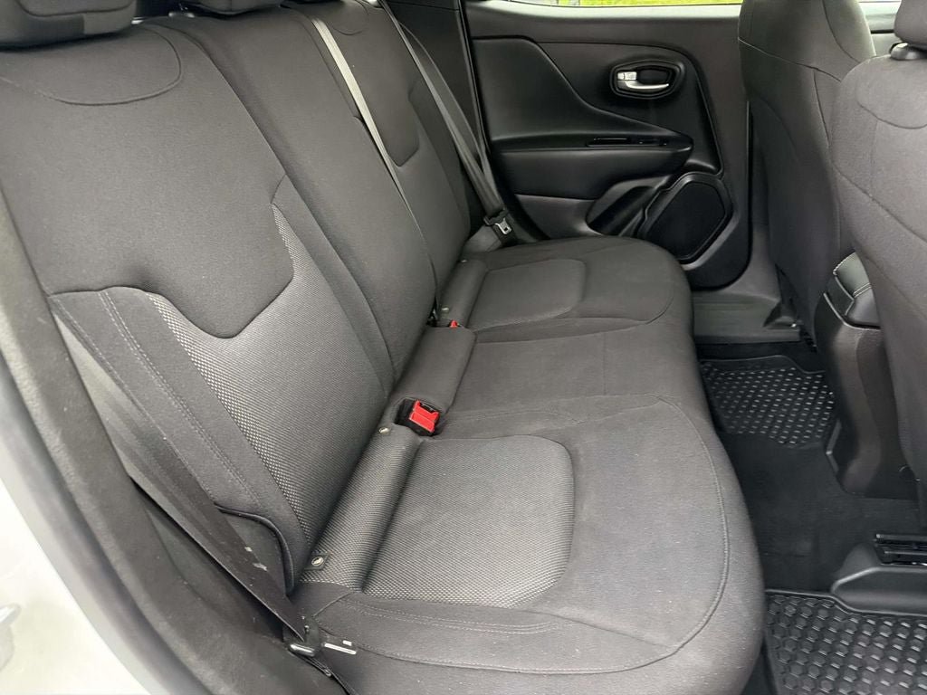 Used 2023 Jeep Renegade Latitude AWD/4WD image 23
