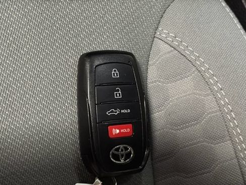 Used 2022 Toyota Tundra SR5 AWD/4WD image 41