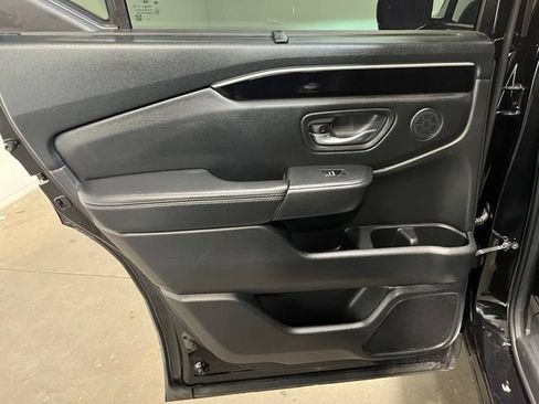 Used 2024 Honda Pilot Touring image 16
