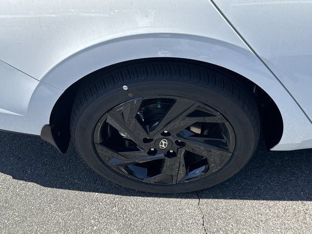New 2026 Hyundai Elantra Sport FWD image 19