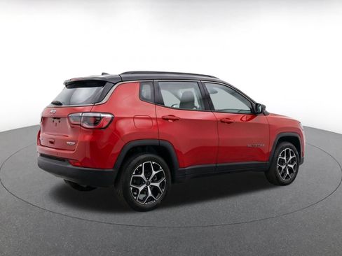 Used 2025 Jeep Compass Limited AWD/4WD image 9