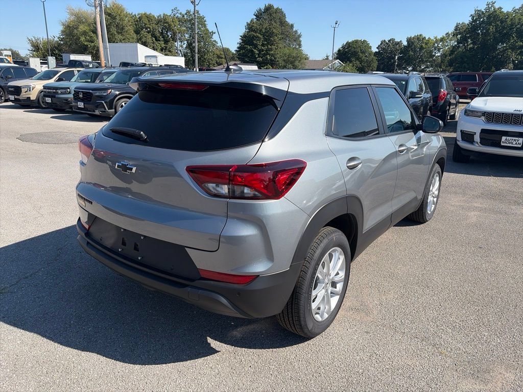 New 2026 Chevrolet TrailBlazer LS w/ LPO, Blackout Package FWD image 6