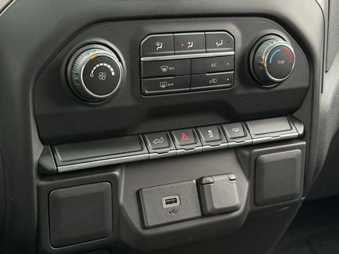 Used 2020 Chevrolet Silverado 1500 Custom w/ Custom Value Package RWD image 16