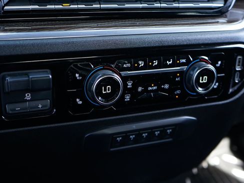 Used 2024 Chevrolet Silverado 3500 LT w/ Convenience Package image 29