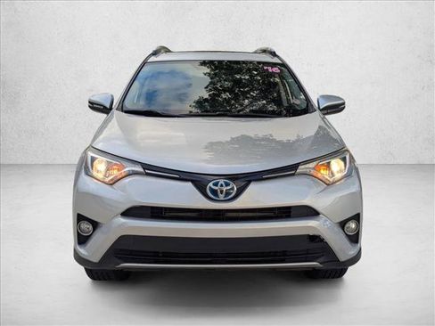 Used 2016 Toyota RAV4 XLE AWD/4WD image 2