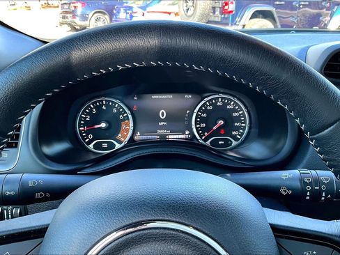 Used 2021 Jeep Renegade Latitude w/ Sun & Sound Group image 24