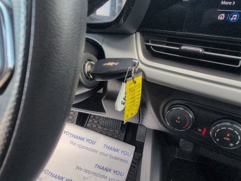 Used 2024 Chevrolet Trax LS w/ LS Convenience Package FWD image 24