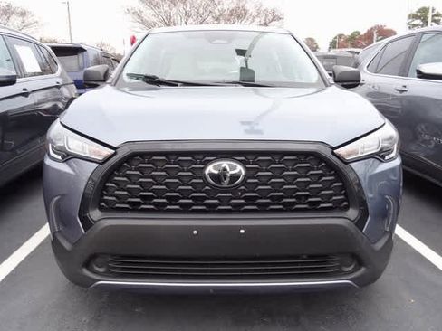 Used 2023 Toyota Corolla Cross L image 2