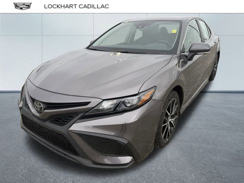 Used 2024 Toyota Camry SE image 6