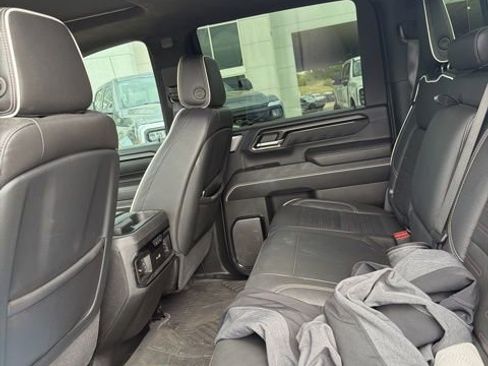 Used 2025 GMC Sierra 2500 AT4X w/ AT4X AEV Edition image 6