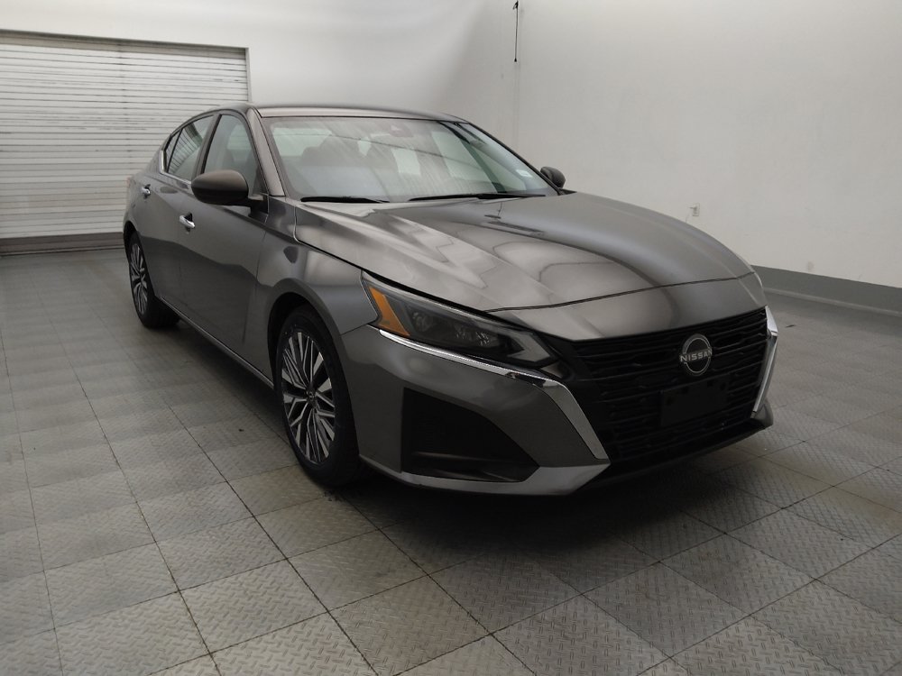 Used 2024 Nissan Altima 2.5 SV FWD image 13