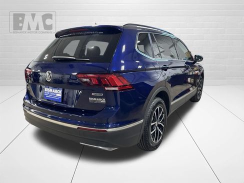 Used 2021 Volkswagen Tiguan SE w/ Panoramic Sunroof Package AWD/4WD image 3
