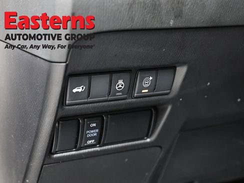 Used 2024 Nissan Armada SL w/ Captain's Chairs Package image 23