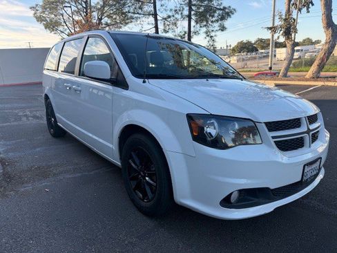 Used 2019 Dodge Grand Caravan GT image 2