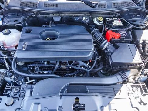 Used 2020 Lincoln Corsair Reserve image 28