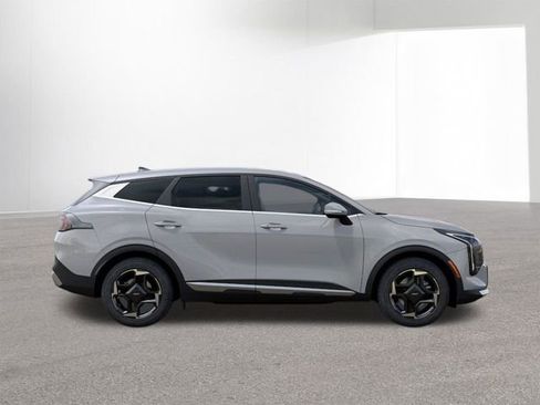 New 2026 Kia Sportage EX image 7