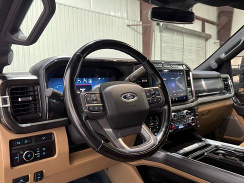 Used 2023 Ford F350 Lariat AWD/4WD image 5
