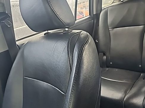 Used 2012 Toyota Highlander Limited w/ Tow Pkg image 9