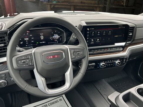 New 2026 GMC Sierra 1500 SLE w/ X31 Off-Road Package AWD/4WD image 21