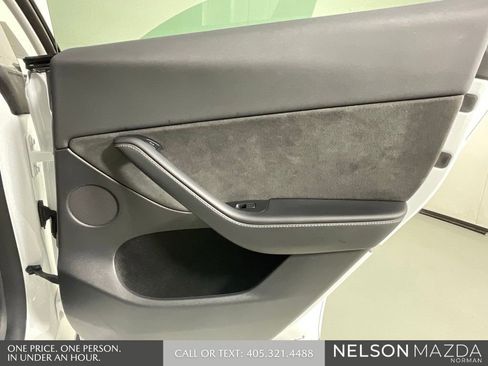 Used 2022 Tesla Model Y Long Range image 22