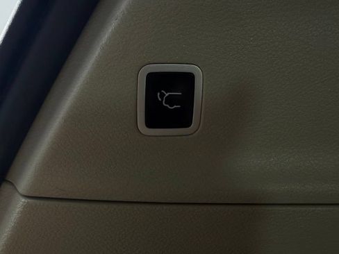 Used 2019 Chrysler Pacifica Limited FWD image 12