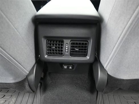 Used 2021 GMC Sierra 1500 SLT image 24