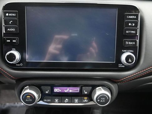 New 2025 Nissan Versa SR w/ Trunk Package image 17