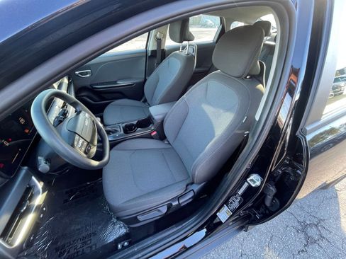 Used 2025 Kia K4 LXS image 39