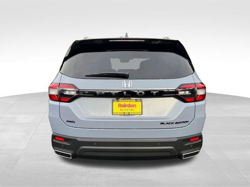 New 2025 Honda Pilot Black Edition image 7
