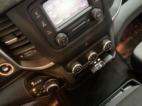 Used 2020 RAM 1500 4x4 Quad Cab image 37