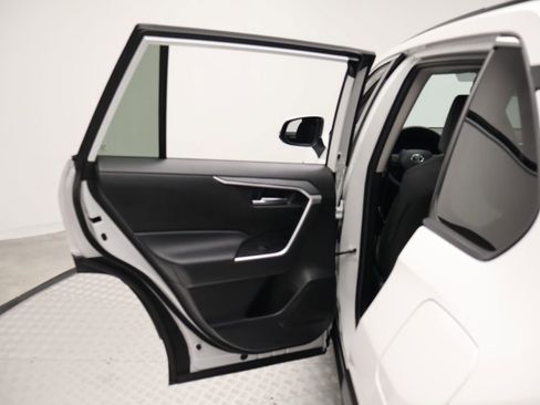 Certified 2024 Toyota RAV4 XLE FWD image 21