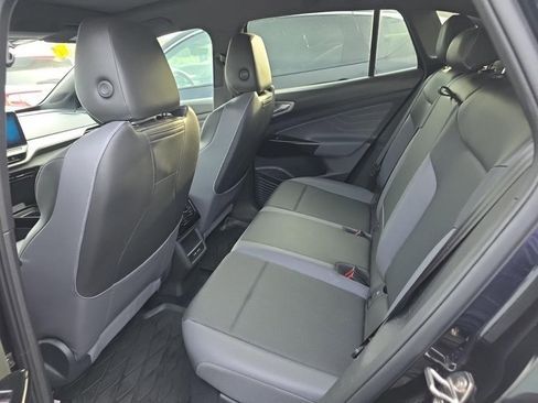 Used 2023 Volkswagen ID.4 Pro S image 19