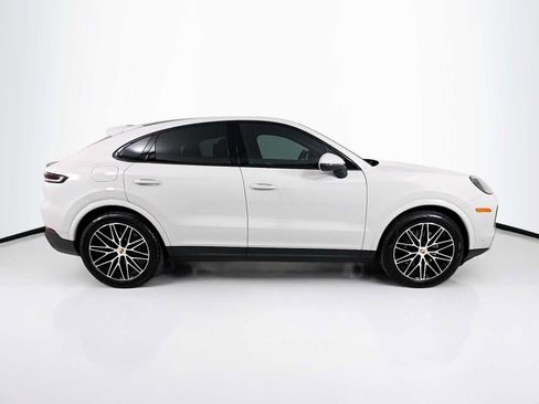 Certified 2025 Porsche Cayenne Coupe AWD/4WD image 8