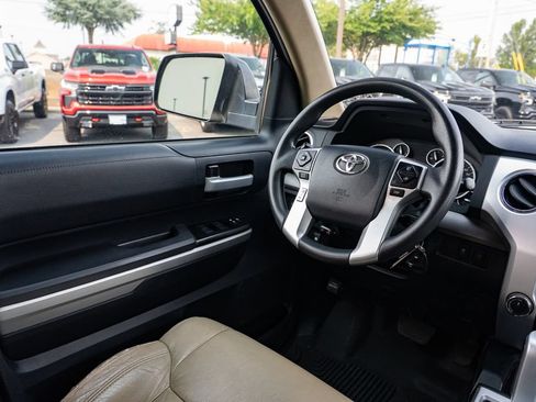 Used 2014 Toyota Tundra SR5 w/ SR5 Upgrade Package AWD/4WD image 12