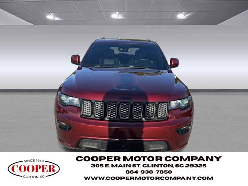 Used 2021 Jeep Grand Cherokee Laredo X image 2