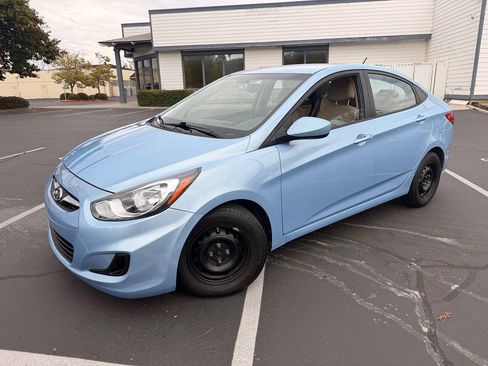 Used 2014 Hyundai Accent GLS FWD image 12