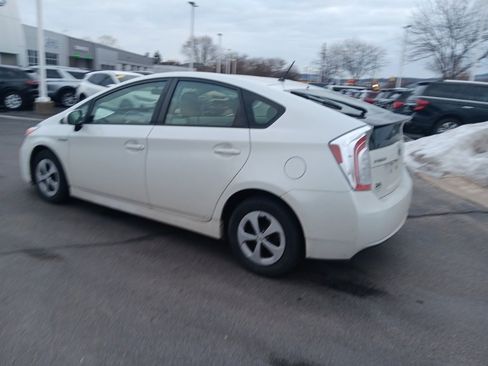 Used 2014 Toyota Prius Two image 9