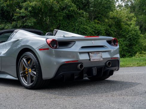 Used 2019 Ferrari 488 Spider RWD image 23