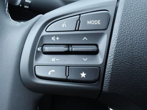 New 2025 Hyundai Venue SEL image 11