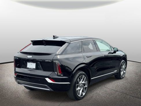 Certified 2025 Cadillac Optiq Luxury 1 AWD/4WD image 27