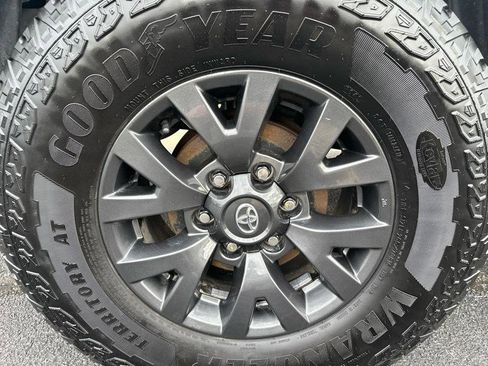 Used 2023 Toyota Tacoma SR5 w/ Technology Package image 26