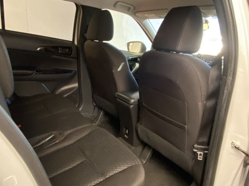 Used 2020 Mitsubishi Eclipse Cross LE FWD image 11