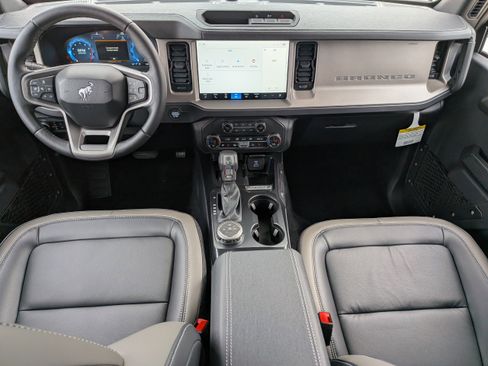 New 2025 Ford Bronco Outer Banks AWD/4WD image 15