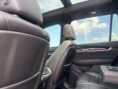 Used 2020 Cadillac XT6 Premium Luxury FWD image 40