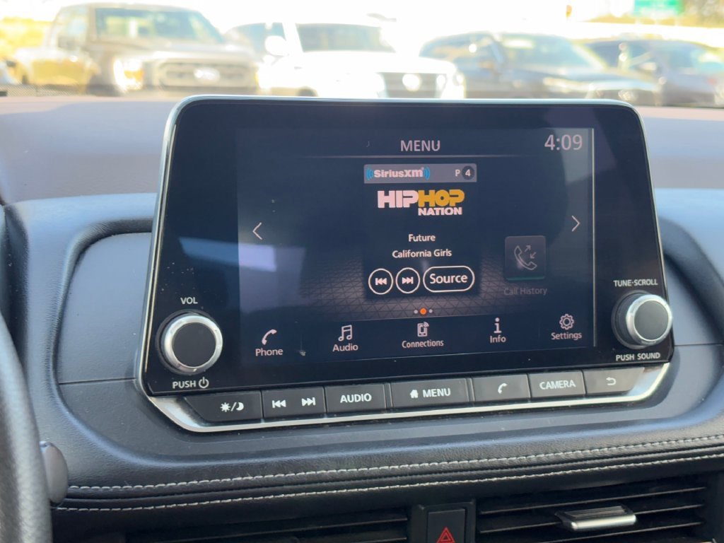 Used 2023 Nissan Rogue S FWD image 17