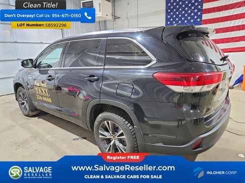 Used 2017 Toyota Highlander XLE AWD/4WD image 3